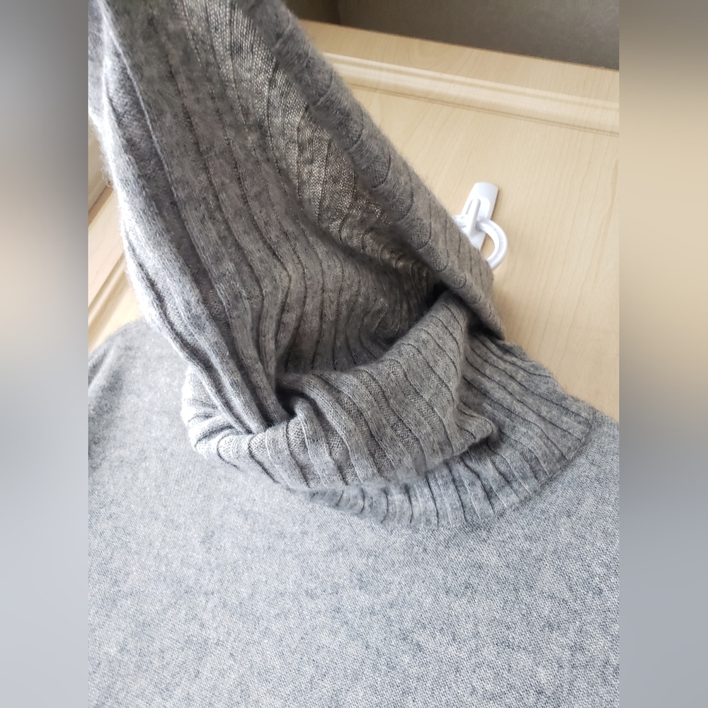 Tommy Bahama 100% Cashmere Cowl Neck Gray Women's Sweater - Picture 7 of 11